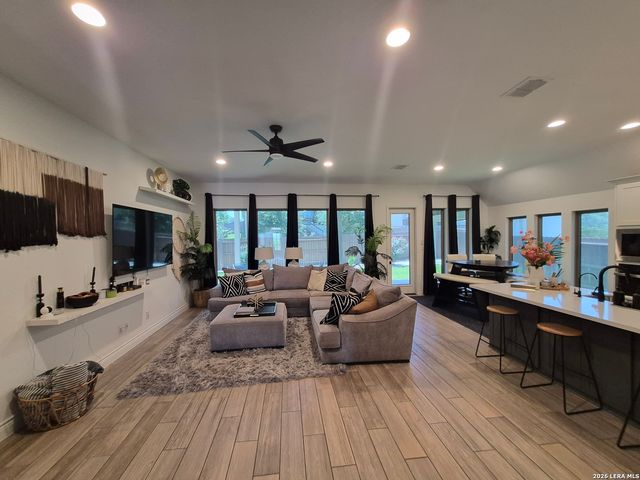 5007 Winkler Trail, Schertz, TX 78108