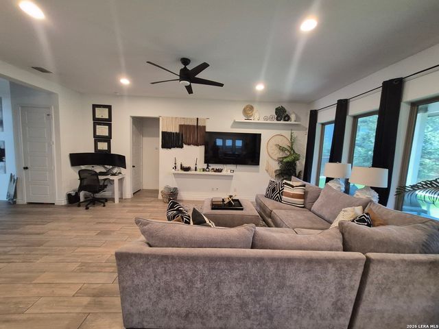 5007 Winkler Trail, Schertz, TX 78108