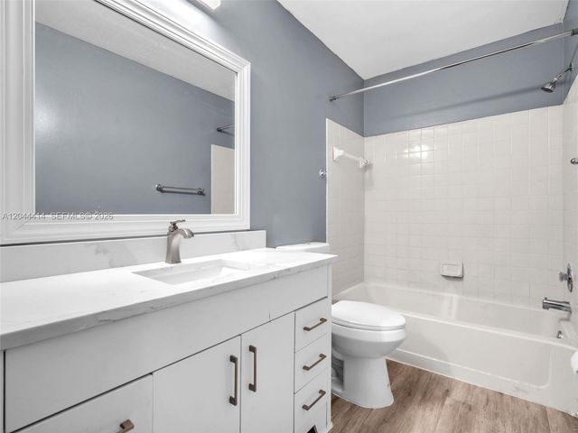 1245 SUSSEX DR, North Lauderdale, FL 33068