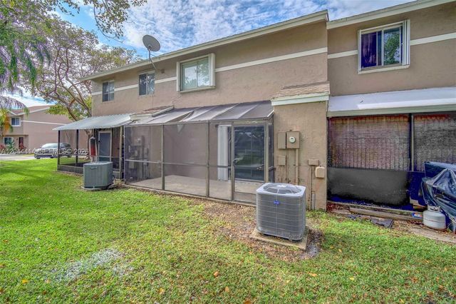 1245 SUSSEX DR, North Lauderdale, FL 33068