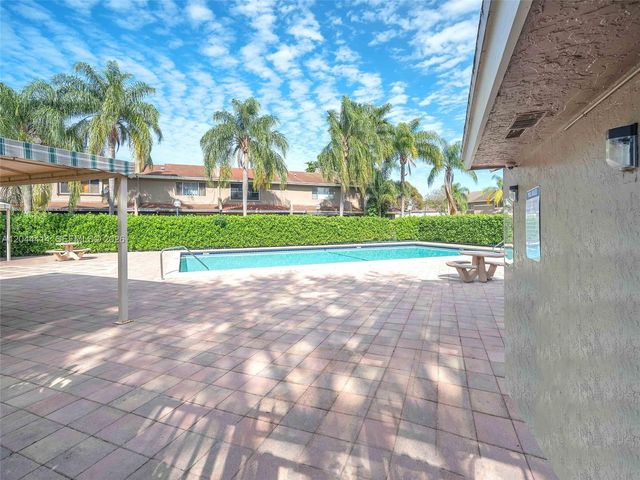 1245 SUSSEX DR, North Lauderdale, FL 33068