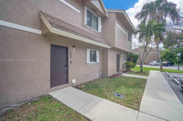 1245 SUSSEX DR, North Lauderdale, FL 33068