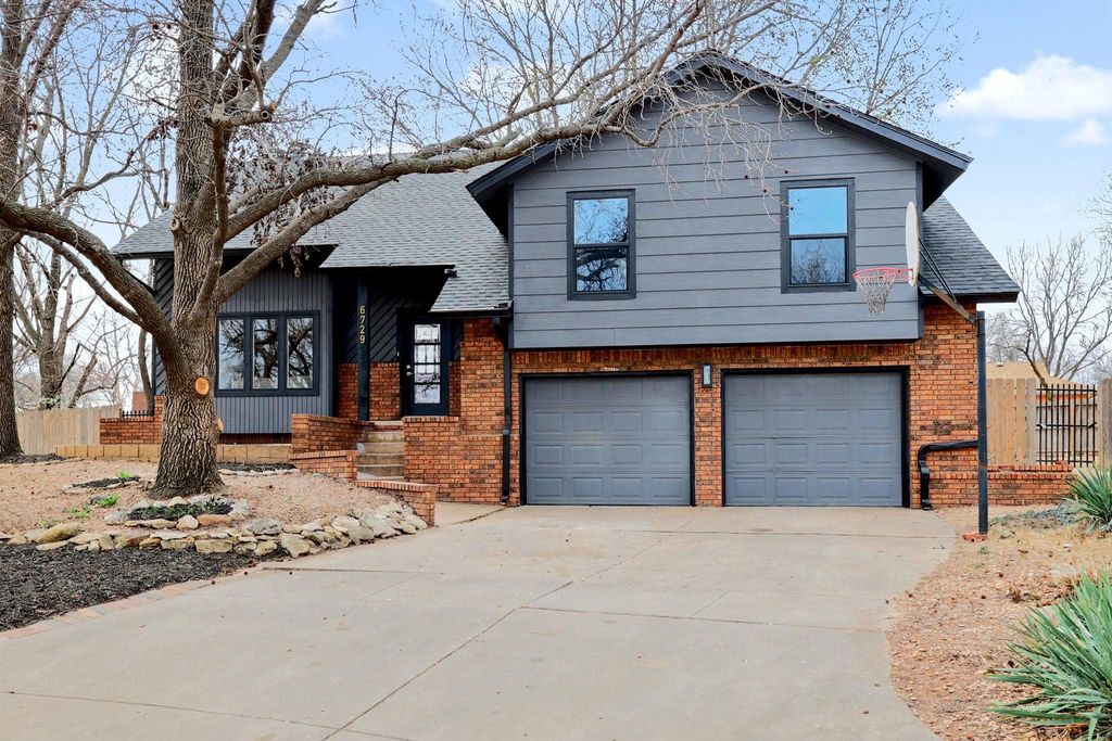 6729 W LOCONIA CIR., Wichita, KS 67209