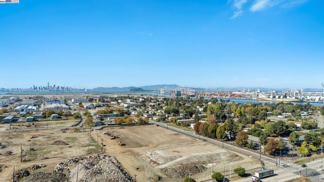 5 Cornelius Sq, Alameda, CA 94501