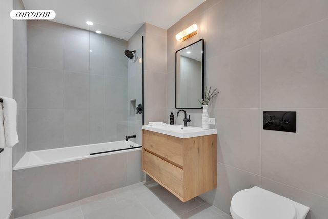 22 HUNTINGTON Street, New York City, NY 11231