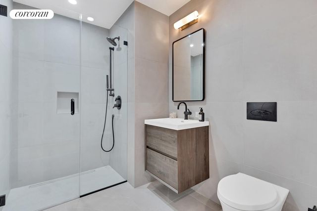 22 HUNTINGTON Street, New York City, NY 11231