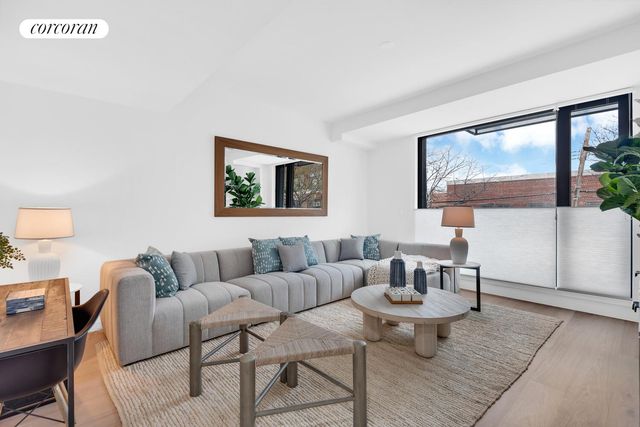 22 HUNTINGTON Street, New York City, NY 11231