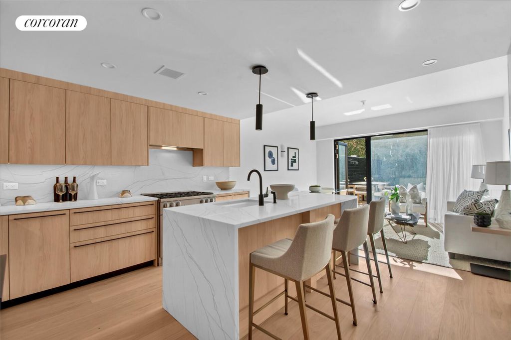 22 HUNTINGTON Street, New York City, NY 11231