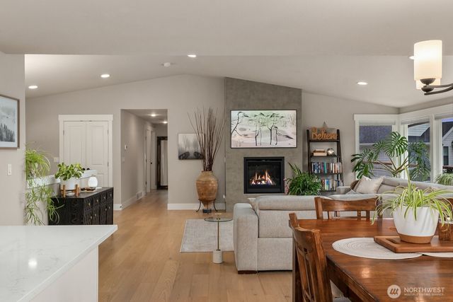 17407 3rd Avenue SE, Bothell, WA 98012