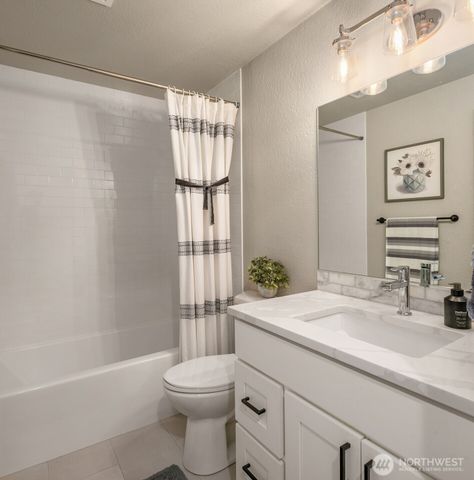 17407 3rd Avenue SE, Bothell, WA 98012