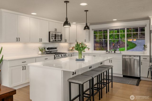 17407 3rd Avenue SE, Bothell, WA 98012