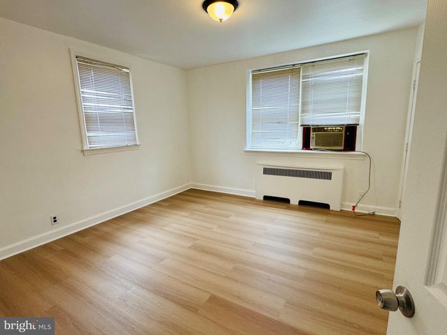 1223 KNORR ST, Philadelphia, PA 19111