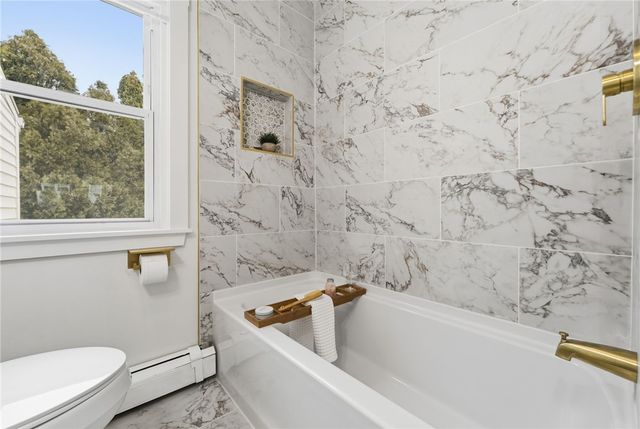 461 River Road, Lincoln, RI 02865