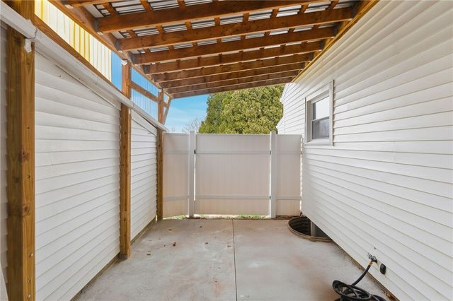 461 River Road, Lincoln, RI 02865