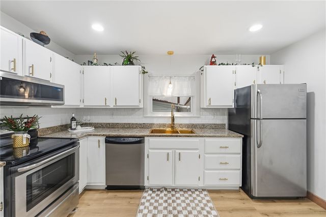 461 River Road, Lincoln, RI 02865