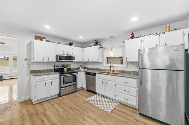 461 River Road, Lincoln, RI 02865