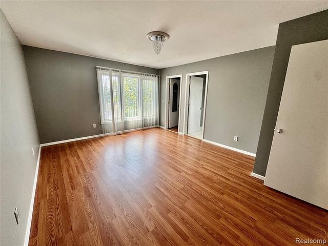 4180 Colorado Lane, West Bloomfield, MI 48322