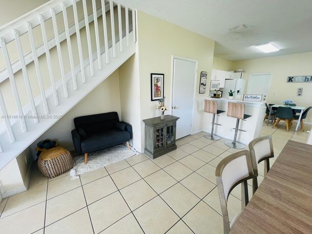 3778 San Simeon Cir, Weston, FL 33331