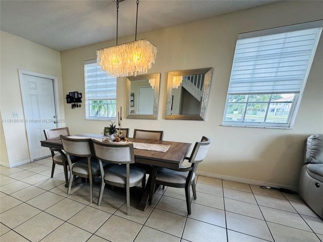 3778 San Simeon Cir, Weston, FL 33331