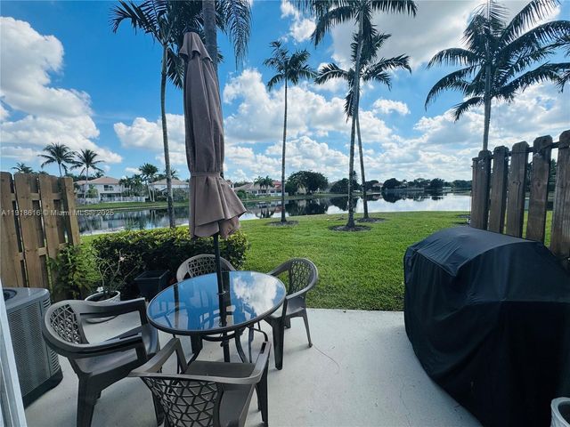 3778 San Simeon Cir, Weston, FL 33331