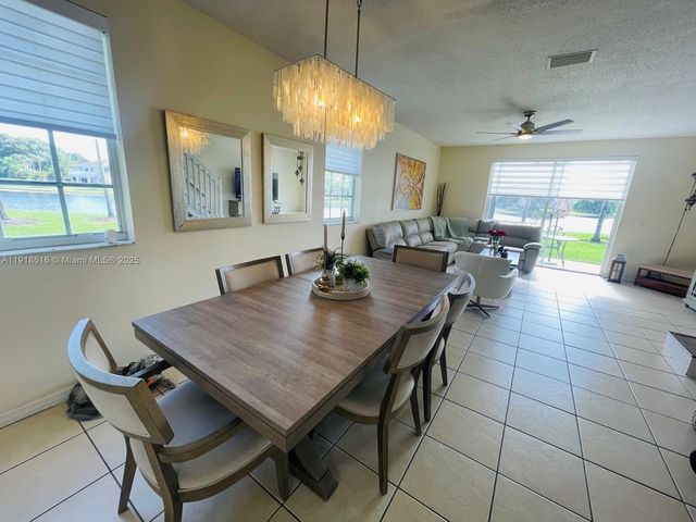 3778 San Simeon Cir, Weston, FL 33331