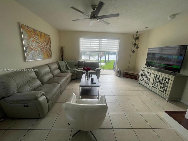 3778 San Simeon Cir, Weston, FL 33331