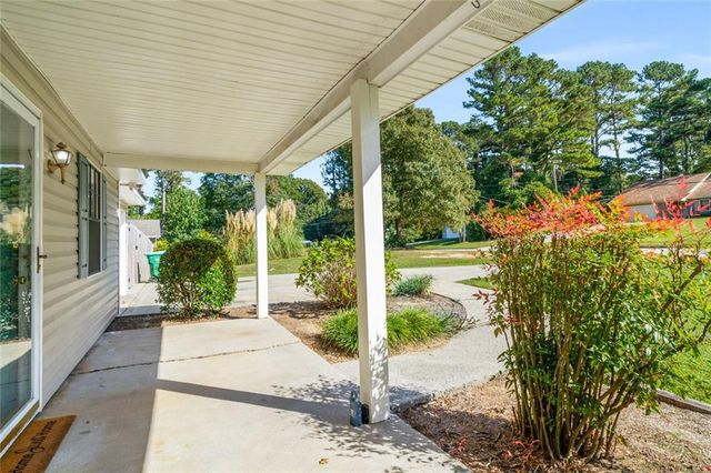 1141 Holly Hills Drive SW, Lilburn, GA 30047
