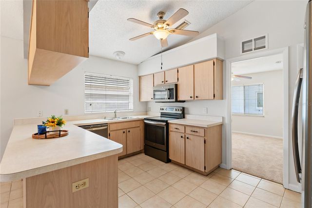 4770 SILVER CIRCLE, Zephyrhills, FL 33541