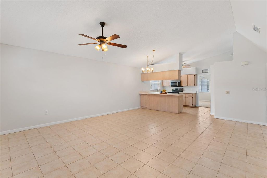 Image 4 of property listing at 4770 SILVER CIRCLE, Zephyrhills, FL 33541