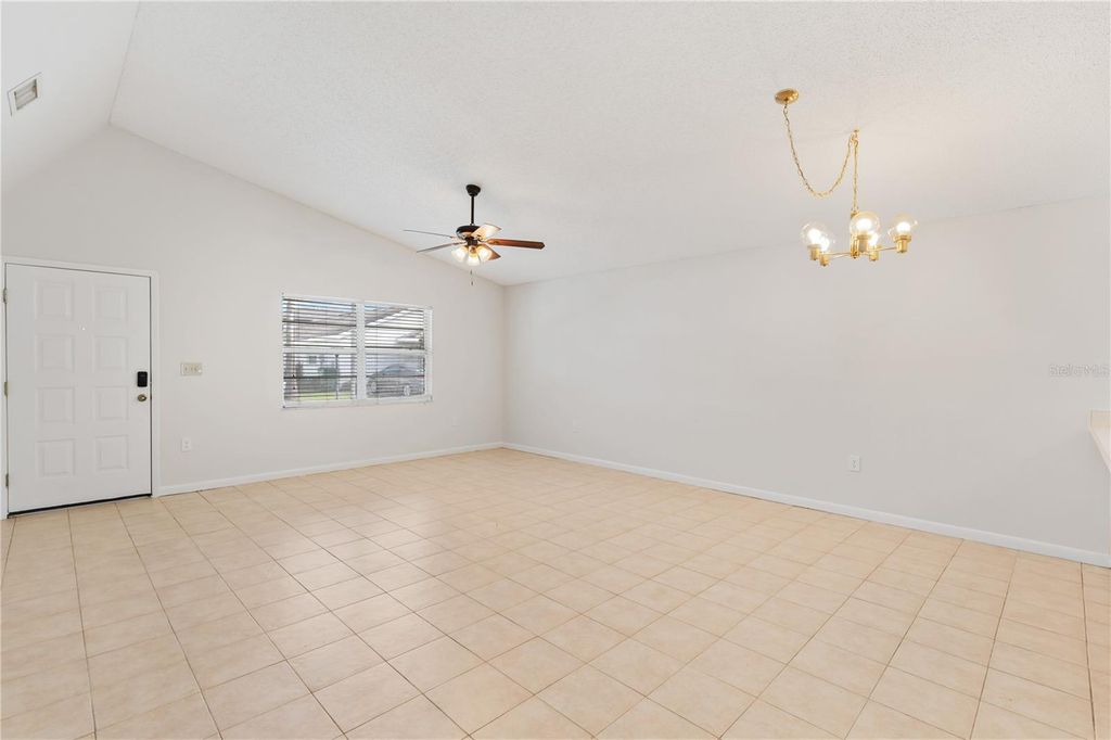Image 9 of property listing at 4770 SILVER CIRCLE, Zephyrhills, FL 33541