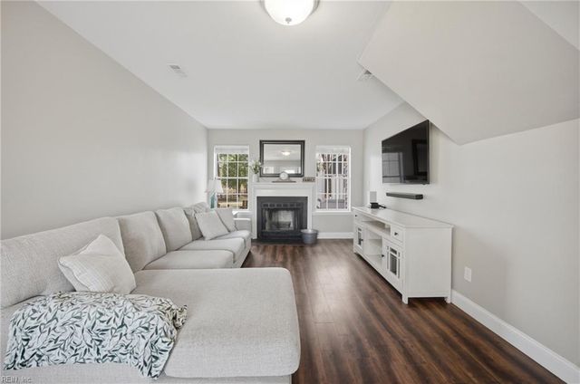 2313 Shorebird CT, Chesapeake, VA 23323