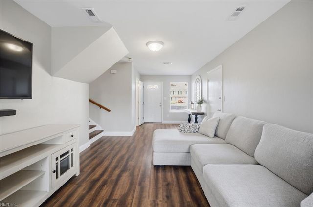 2313 Shorebird CT, Chesapeake, VA 23323