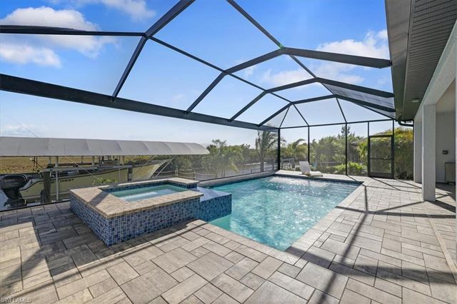 901 NW 33rd PL, Cape Coral, FL 33993