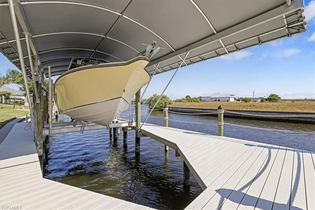 901 NW 33rd PL, Cape Coral, FL 33993