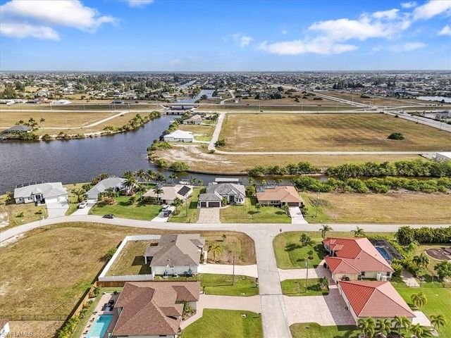 901 NW 33rd PL, Cape Coral, FL 33993