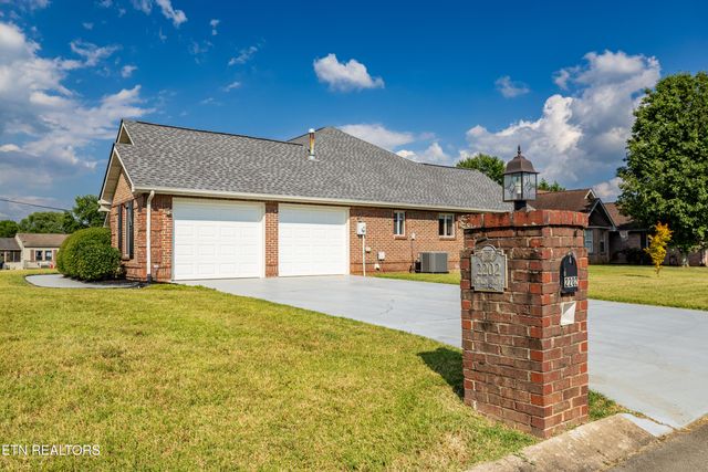 2202 Dublin Drive, Maryville, TN 37803