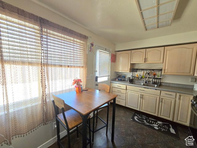 1088 N NAYON ST #F, Layton, UT 84040