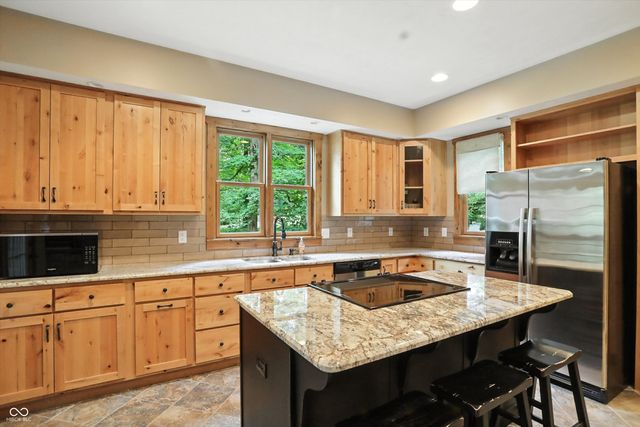 7563 Grizzly Drive, Nineveh, IN 46164