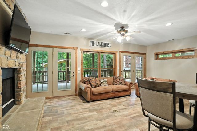 7563 Grizzly Drive, Nineveh, IN 46164