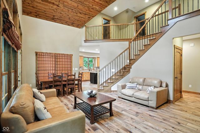 7563 Grizzly Drive, Nineveh, IN 46164