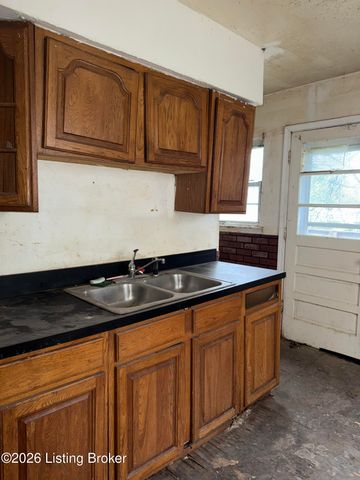 1115 Plato Terrace, Louisville, KY 40211