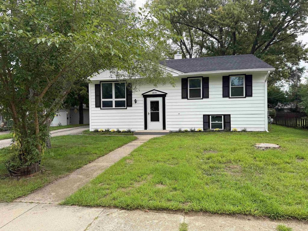 2043 Linway Drive, Beloit, WI 53511