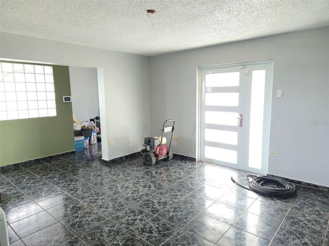 PR 152 KM 1.7 QUEBRADA GRANDE WARD, Barranquitas, PR 00794