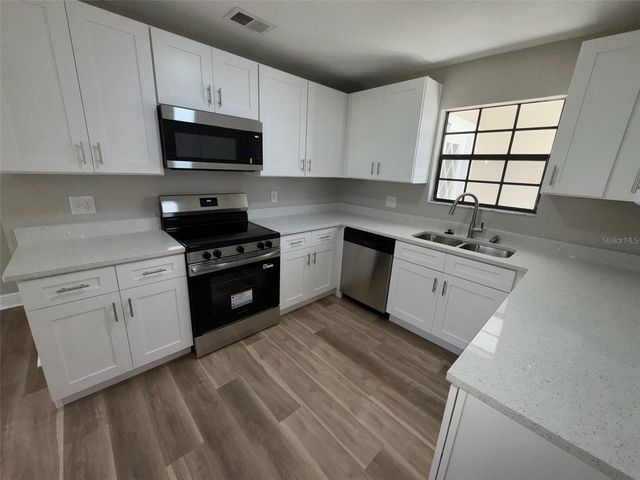3063 CURRY WOODS DRIVE, Orlando, FL 32822