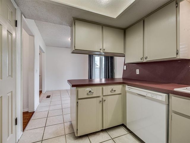 223 Cherokee Drive, Yukon, OK 73099