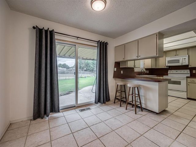 223 Cherokee Drive, Yukon, OK 73099