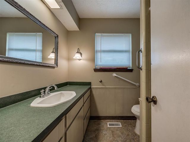 223 Cherokee Drive, Yukon, OK 73099