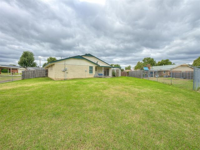 223 Cherokee Drive, Yukon, OK 73099