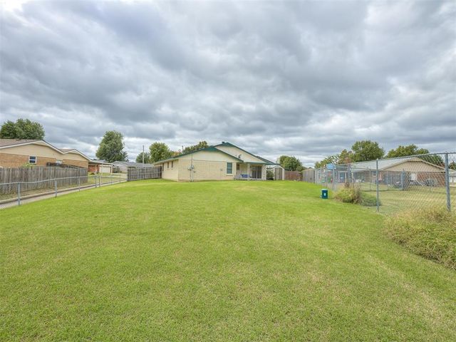 223 Cherokee Drive, Yukon, OK 73099