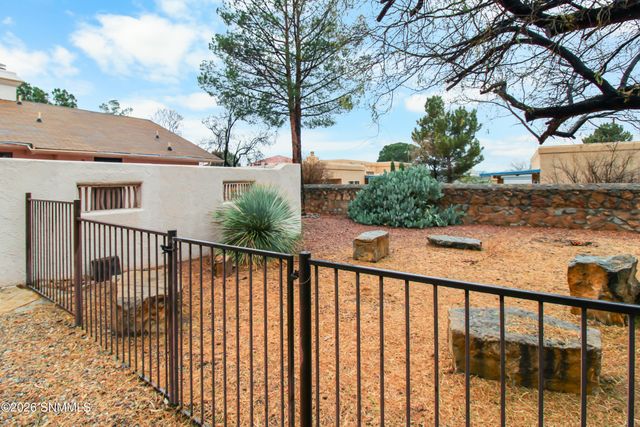 3006 Buena Vida Circle, Las Cruces, NM 88011